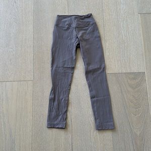 Beyond Yoga tan / brown leggings 7/8 length. Size small